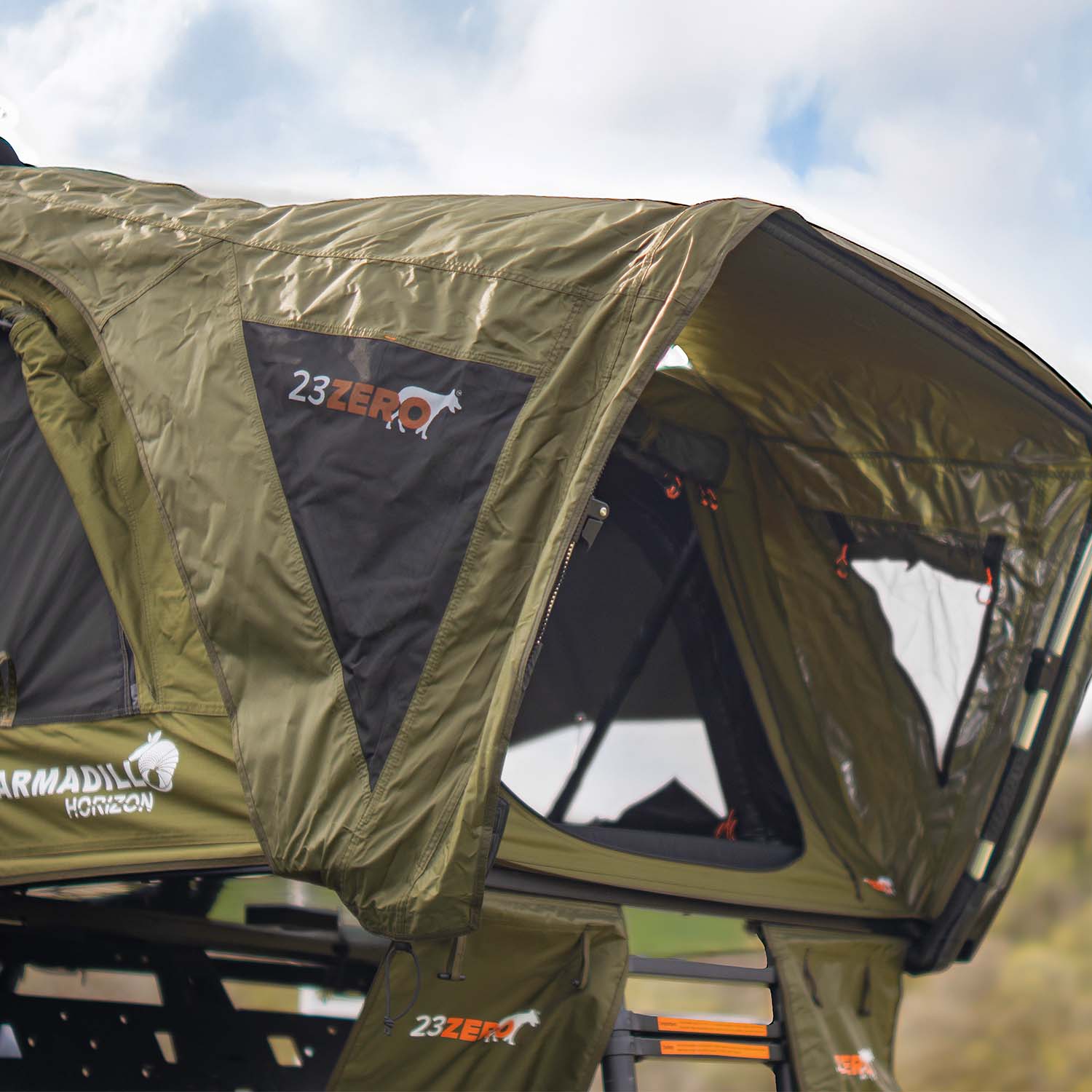 23Zero Armadillo Horizon 2 Hard Shell Roof Top Tent Deployed Entrance Detail