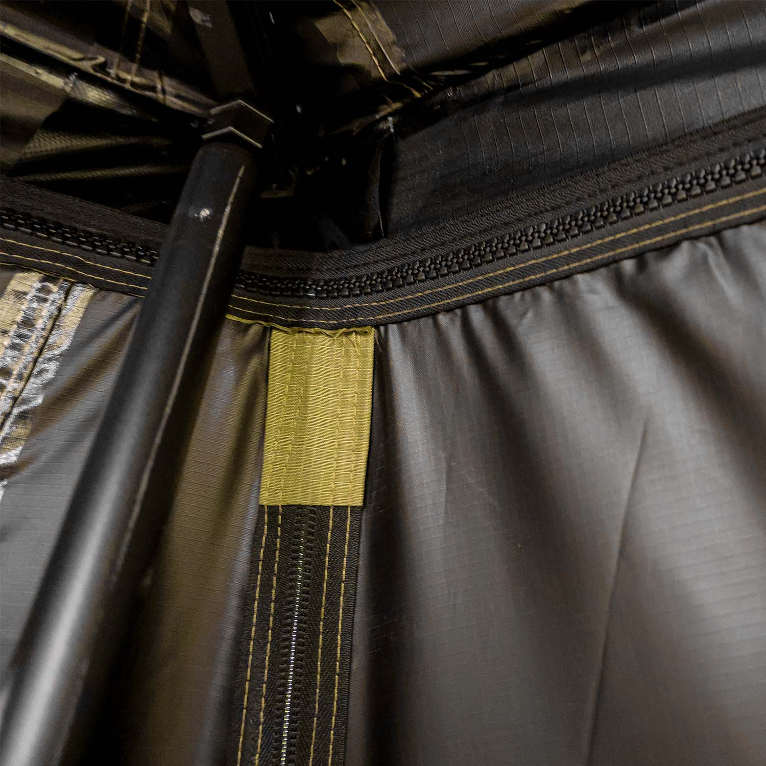 23Zero Peregrine PRO 5 Arm 270 Degree Awning Wall Kit - Zipper and Seam Detail