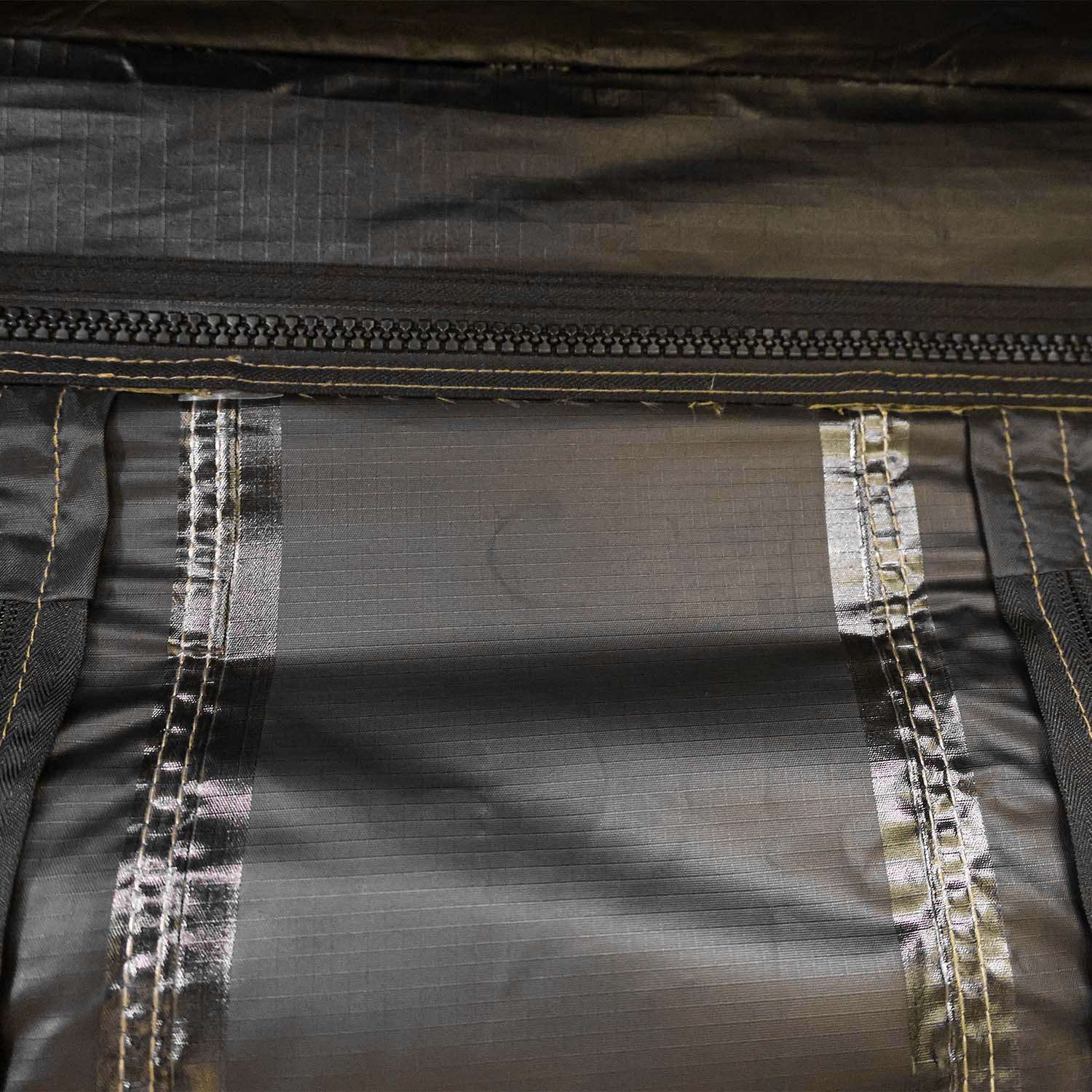 23Zero Peregrine PRO 5 Arm 270 Degree Awning Wall Kit - Seam and Zipper Detail