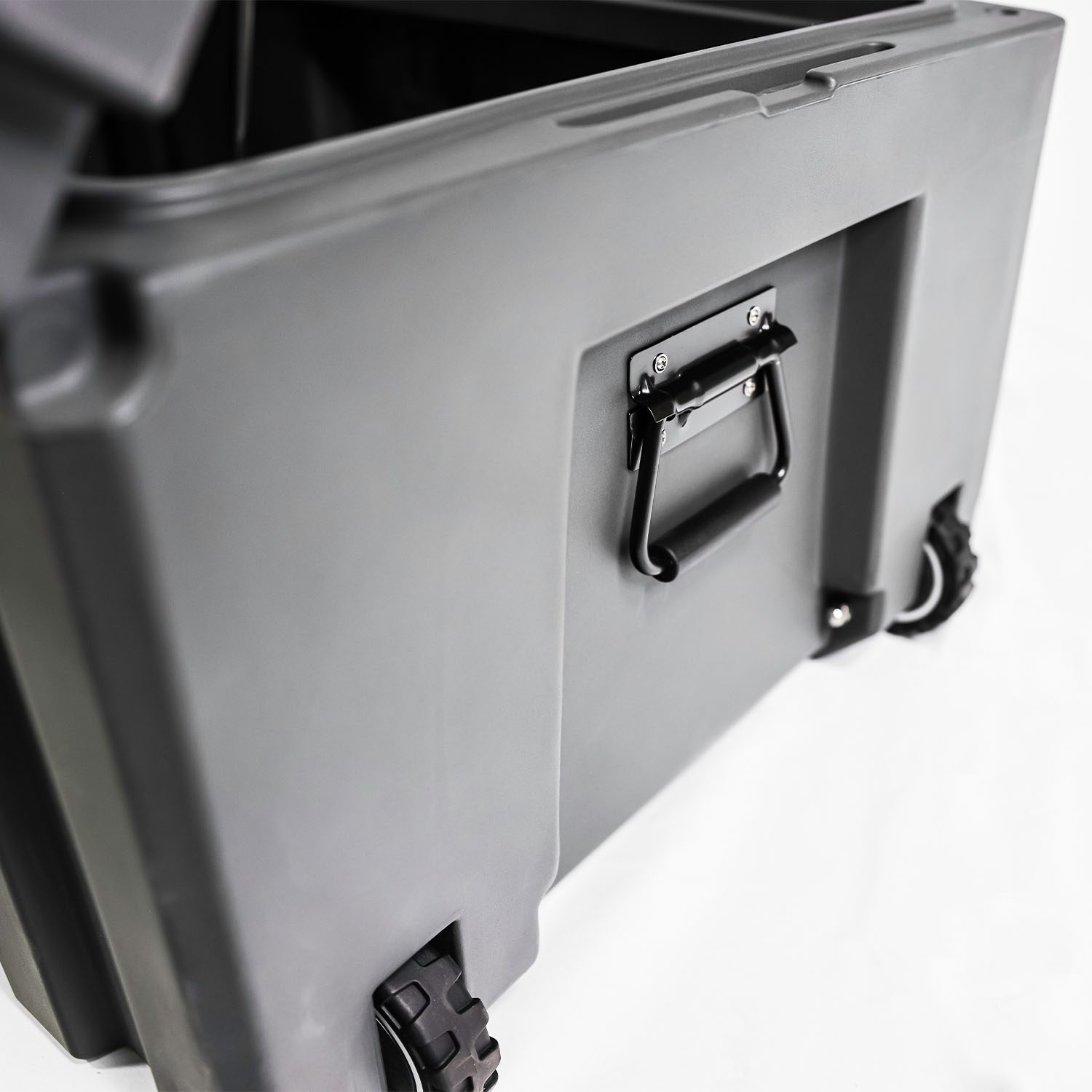 23Zero 220L Overland Gear Box Side View Handle and Wheels Detail View
